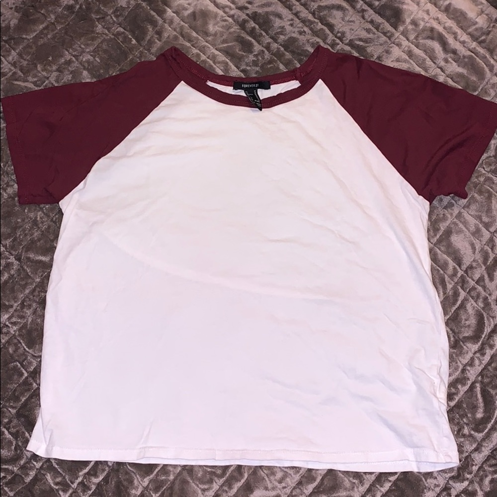 🌻Maroon & White Tee🌻